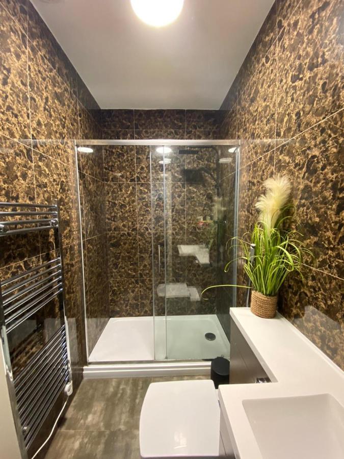 424 Edgwar Road Apartament Londra