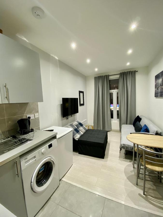 424 Edgwar Road Apartament