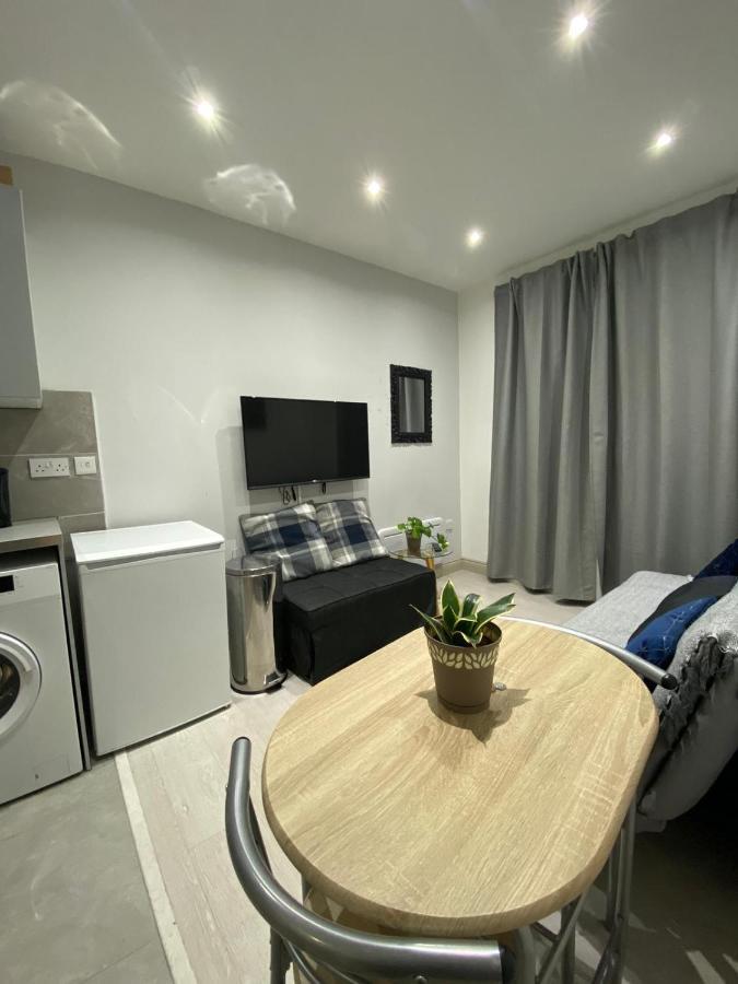 424 Edgwar Road Apartament *